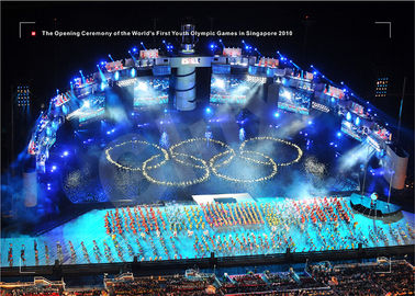 싱가포르에 있는 2010년 젊음 올림픽 게임을 위해 LED 스크린을 광고하는 Glux