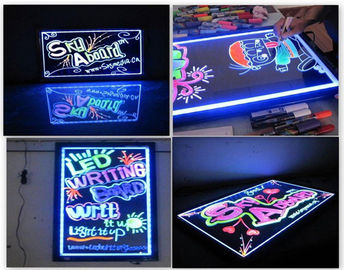 지울 수 있는 형광성 LED 쓰기 널 30×40cm 번쩍이는 생기 풀 컬러